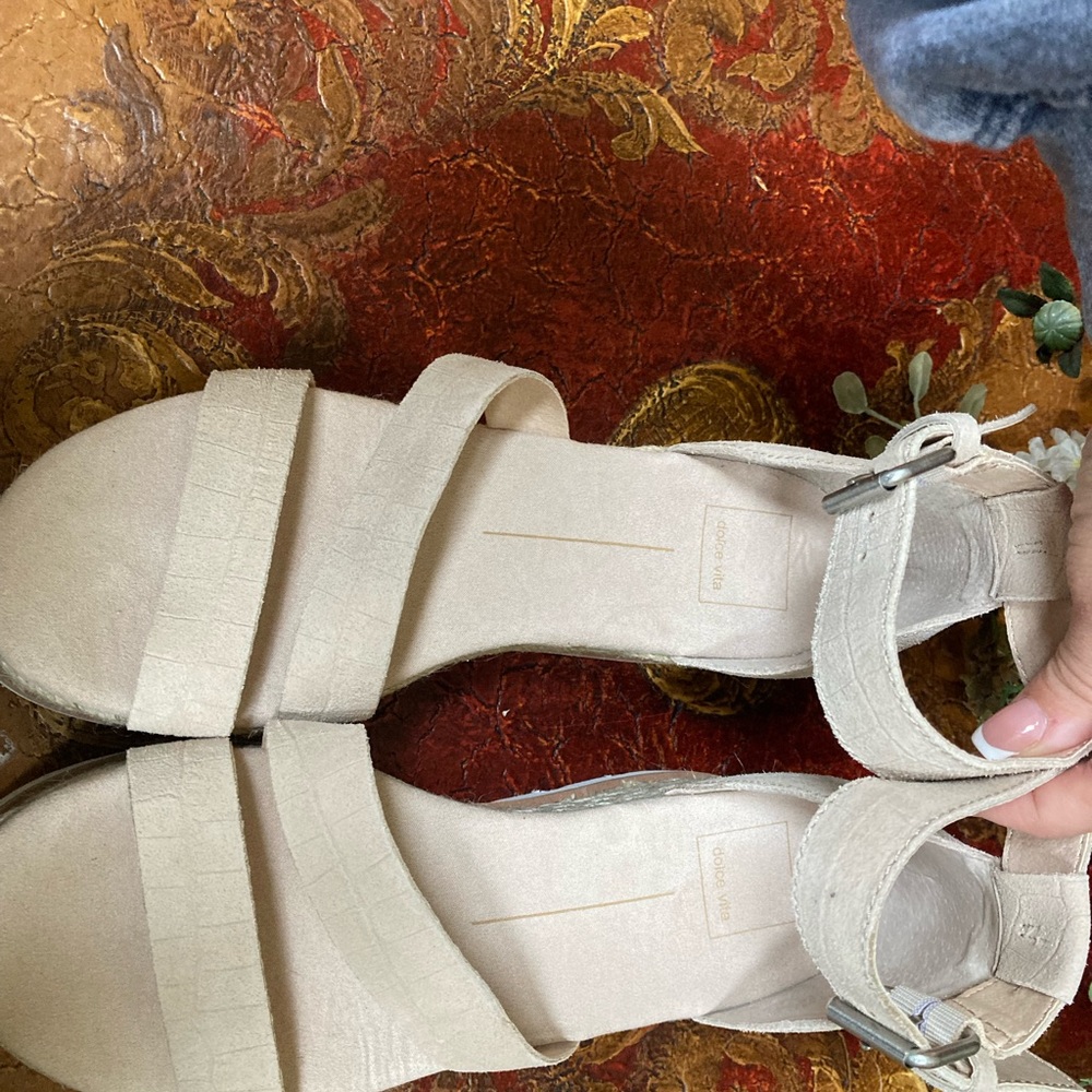 Dolce Vita Platform Wedge. - Picture 3 of 4